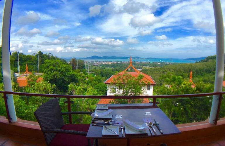 Mom Tri's Villa Royale