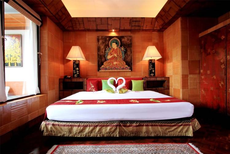 Mom Tri's Villa Royale