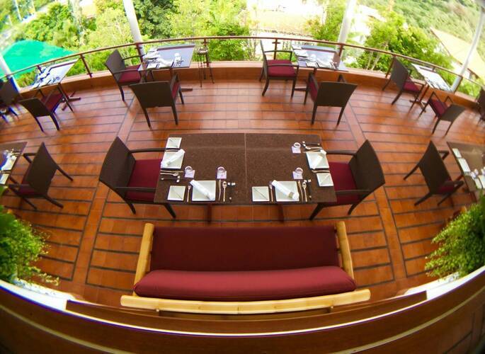 Mom Tri's Villa Royale