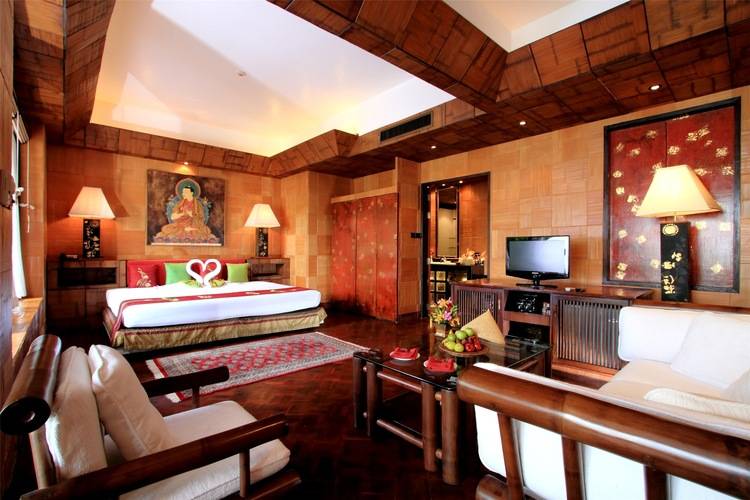 Mom Tri's Villa Royale