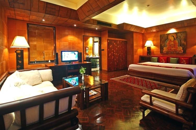 Mom Tri's Villa Royale