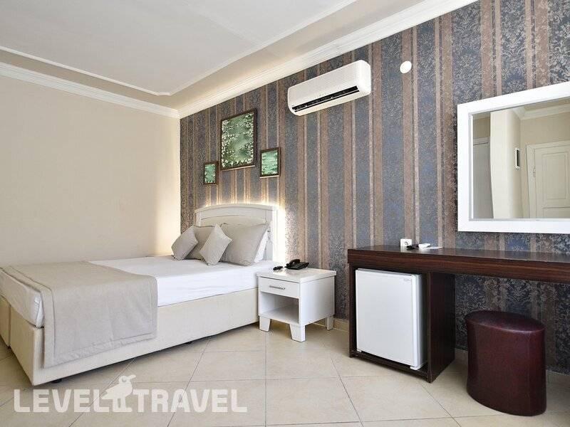 Фотография Nicholas Park Hotel
