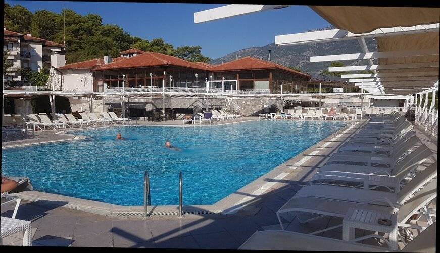Nicholas Park Hotel