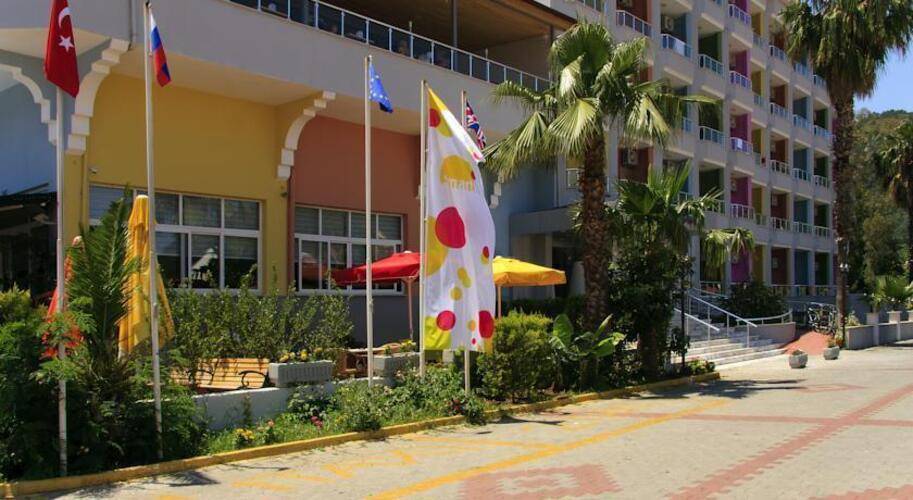 Vela Hotel