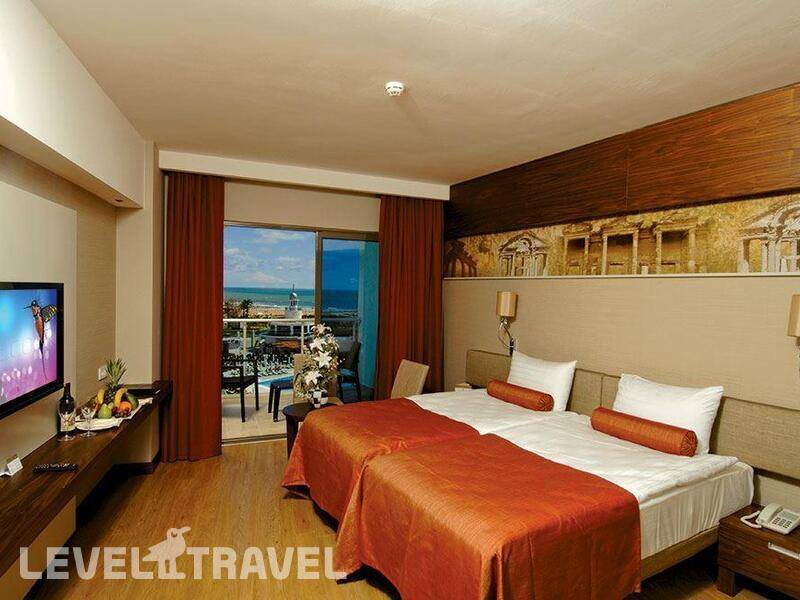 Фотография Commodore Elite Suite & Spa (Adults Only 18+)