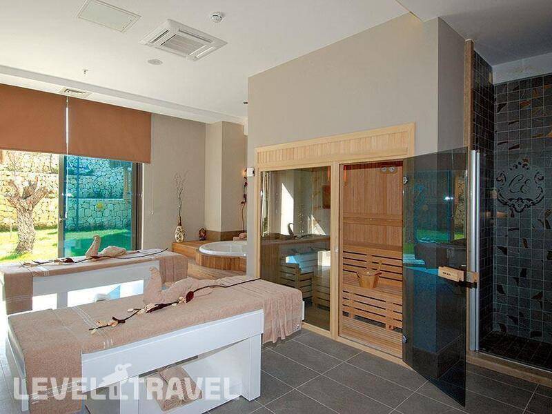 Фотография Commodore Elite Suite & Spa (Adults Only 18+)