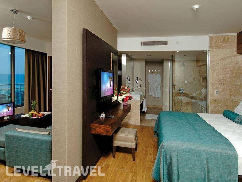 Фотография Commodore Elite Suite & Spa (Adults Only 18+)