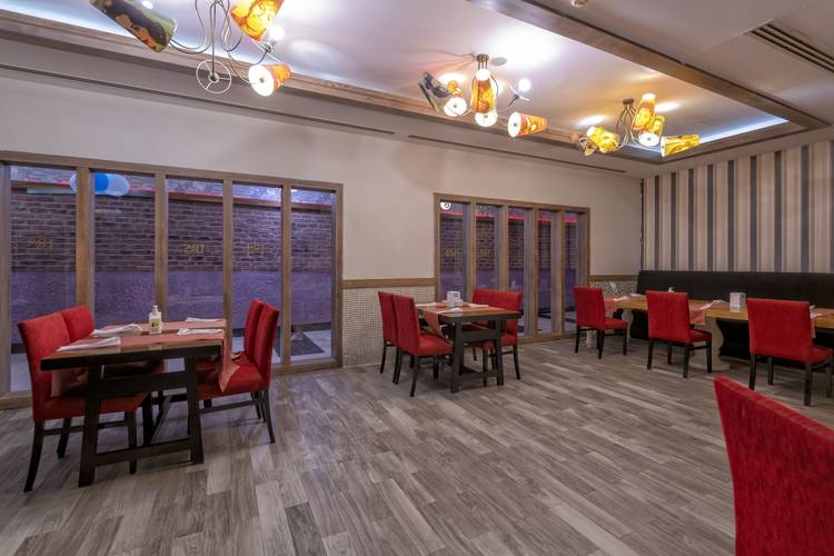 Lake & River Side Hotel & Spa