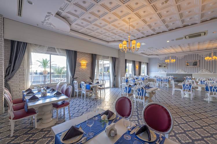 Lake & River Side Hotel & Spa