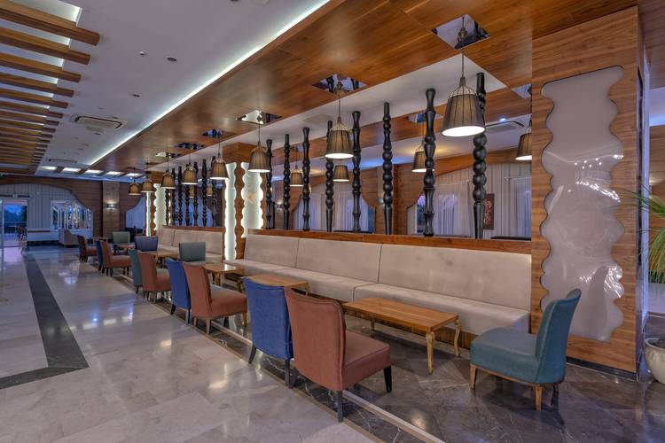 Lake & River Side Hotel & Spa