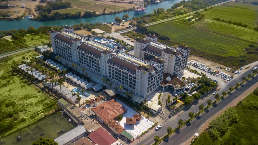 Lake & River Side Hotel & Spa
