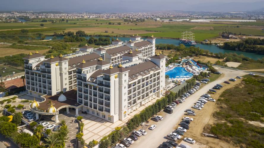 Lake & River Side Hotel & Spa