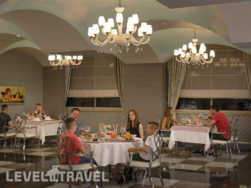 Фотография Royal Alhambra Palace Hotel