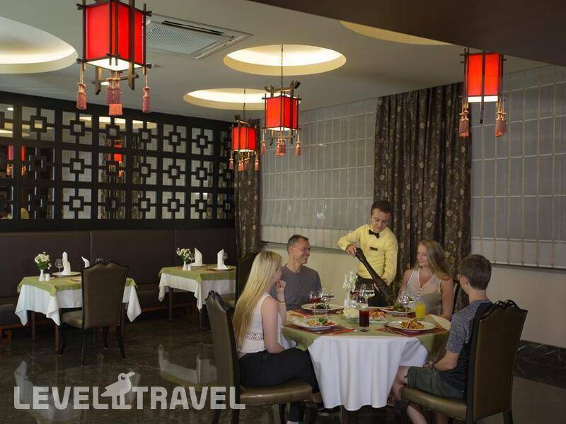 Фотография Royal Alhambra Palace Hotel