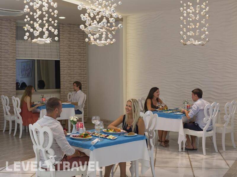 Фотография Royal Alhambra Palace Hotel