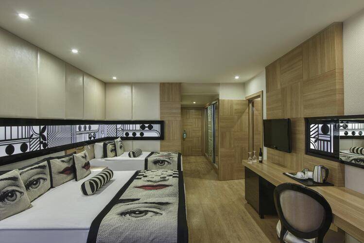 Delphin Imperial