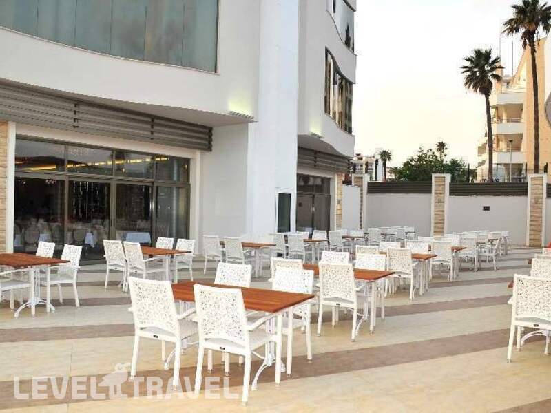 Фотография Golden Rock Beach Hotel