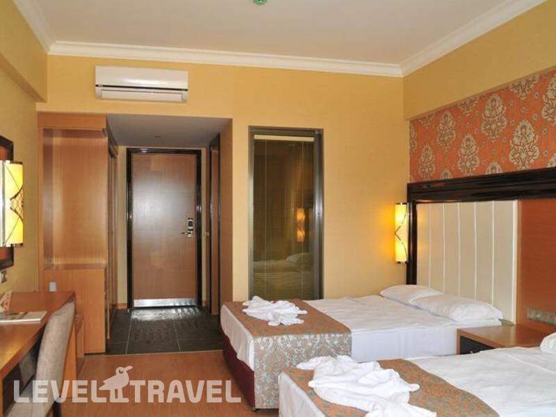Фотография Golden Rock Beach Hotel