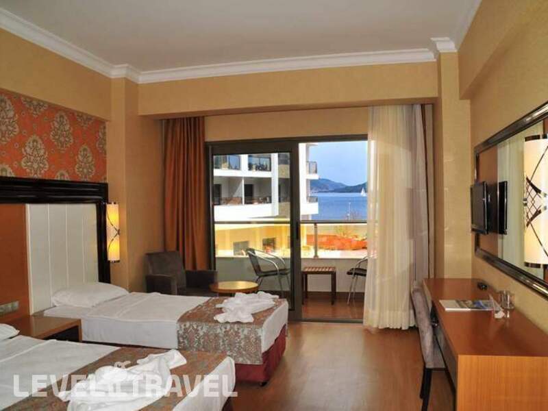 Фотография Golden Rock Beach Hotel