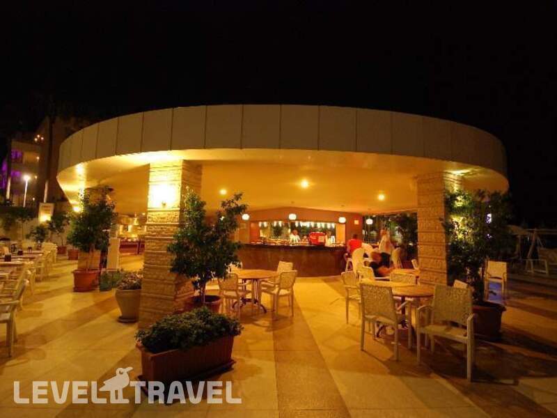 Фотография Golden Rock Beach Hotel