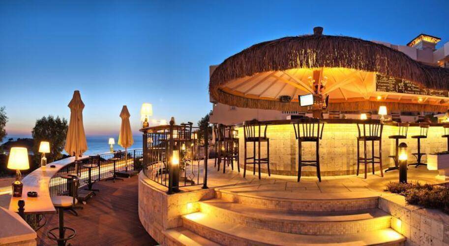 Carina Hotel