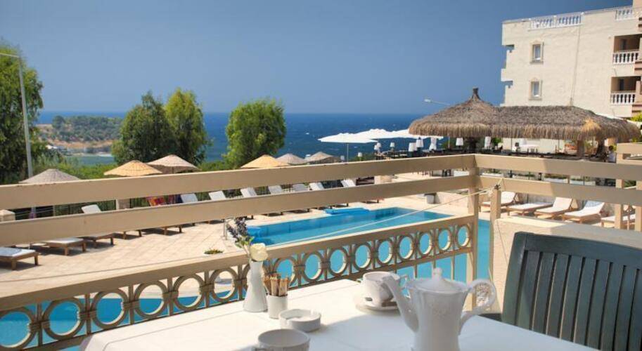 Carina Hotel