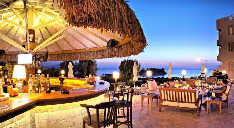 Carina Hotel