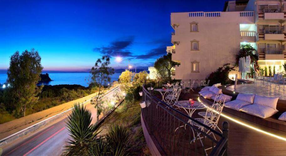 Carina Hotel