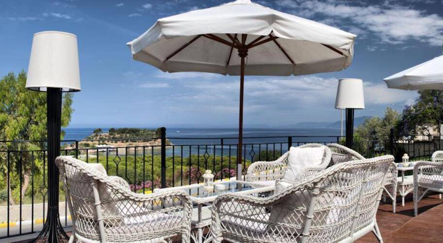 Carina Hotel