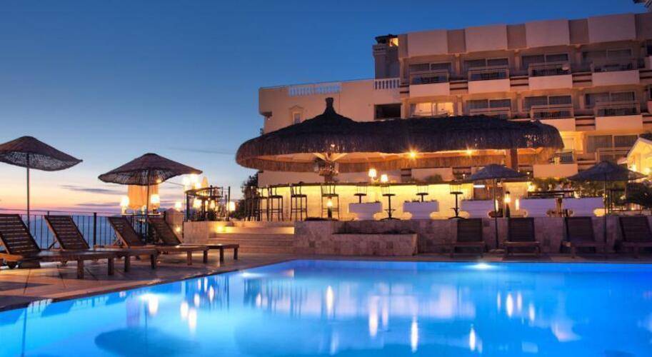 Carina Hotel