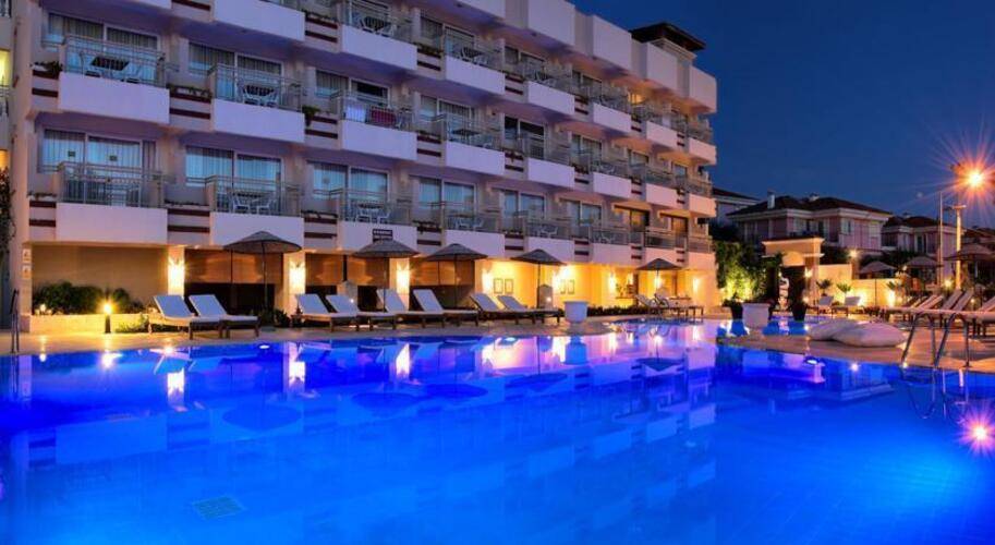 Carina Hotel