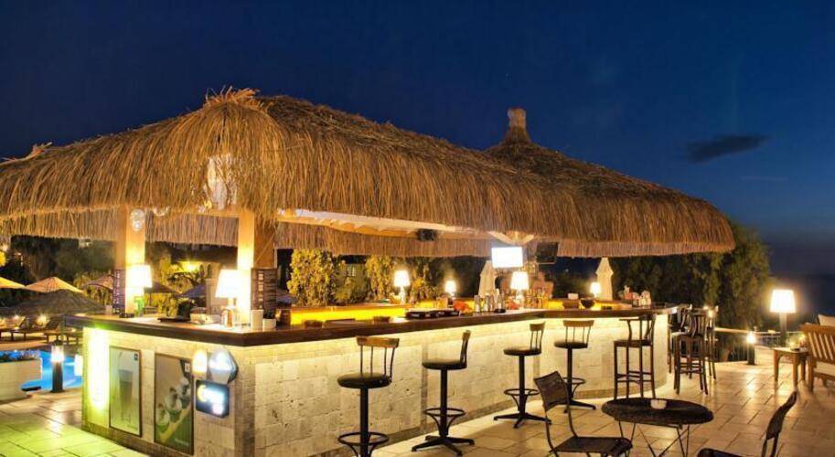 Carina Hotel