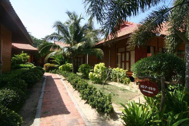 P. P. Erawan Palms Resort