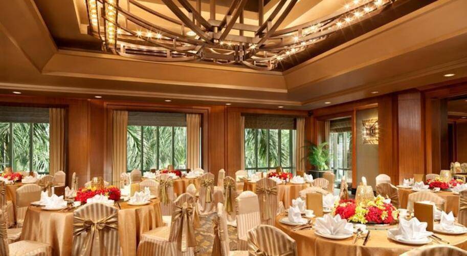 The Peninsula Hotel