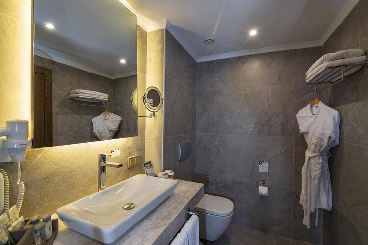 Rixos Sungate Hotel