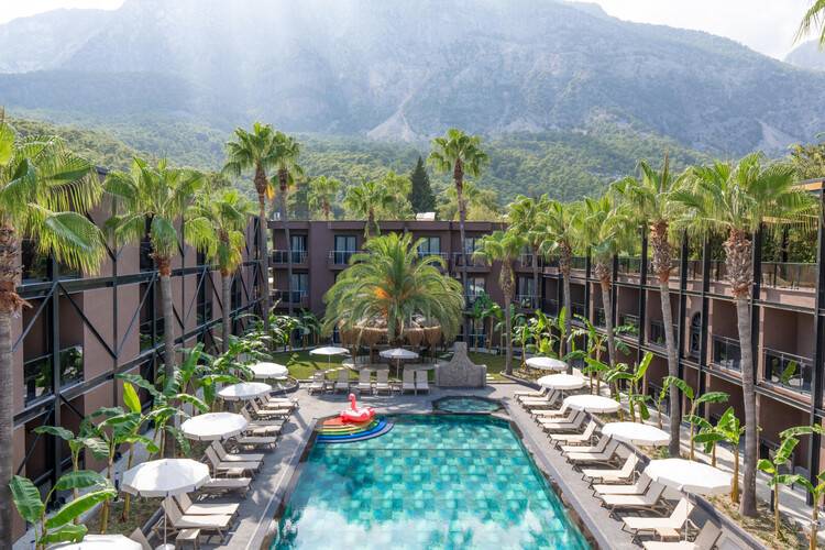 Golden Sun Hotel