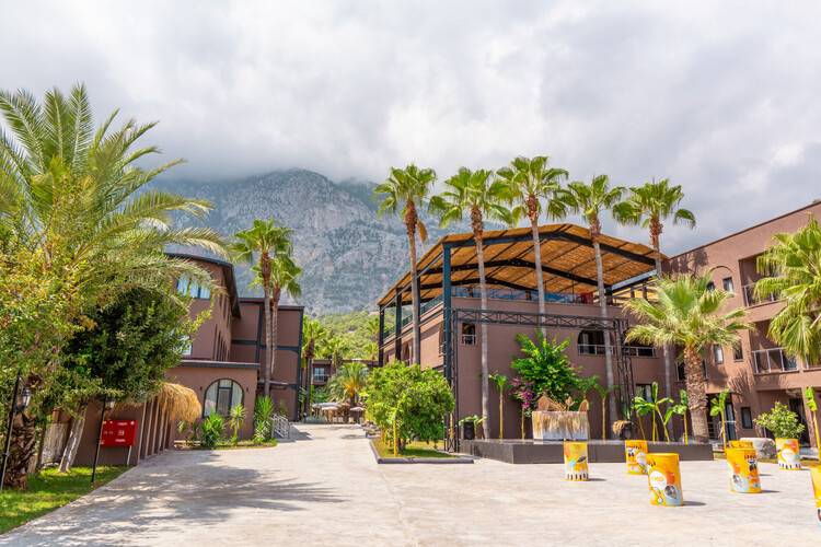 Golden Sun Hotel