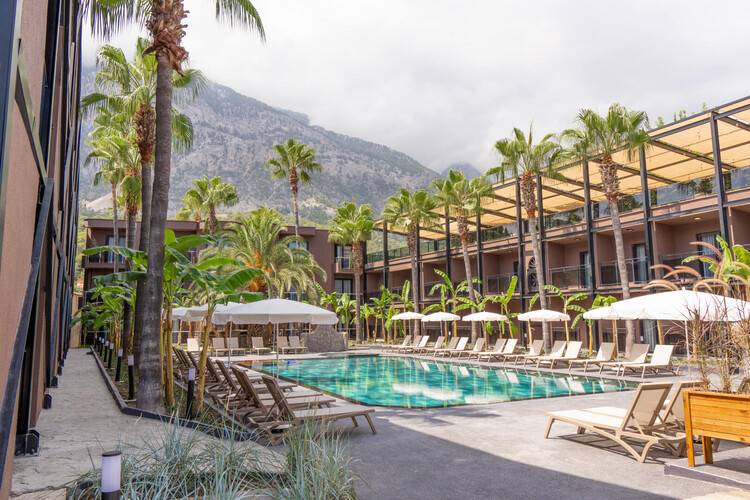 Golden Sun Hotel