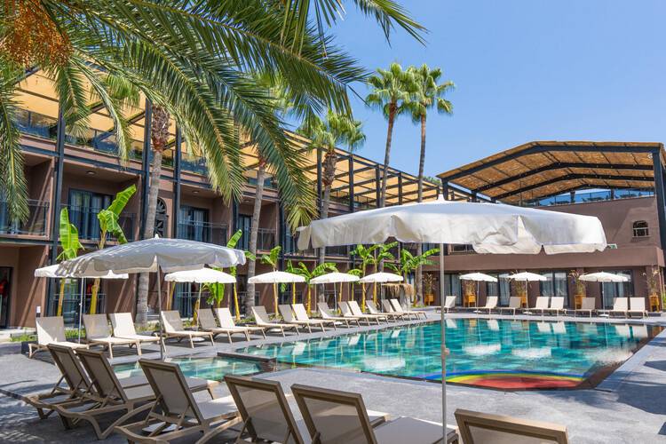 Golden Sun Hotel