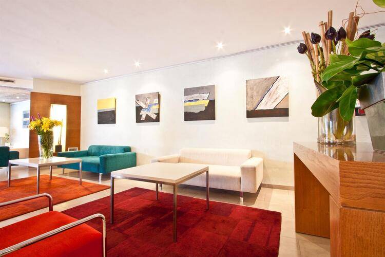 Aqua Hotel Montagut Suites