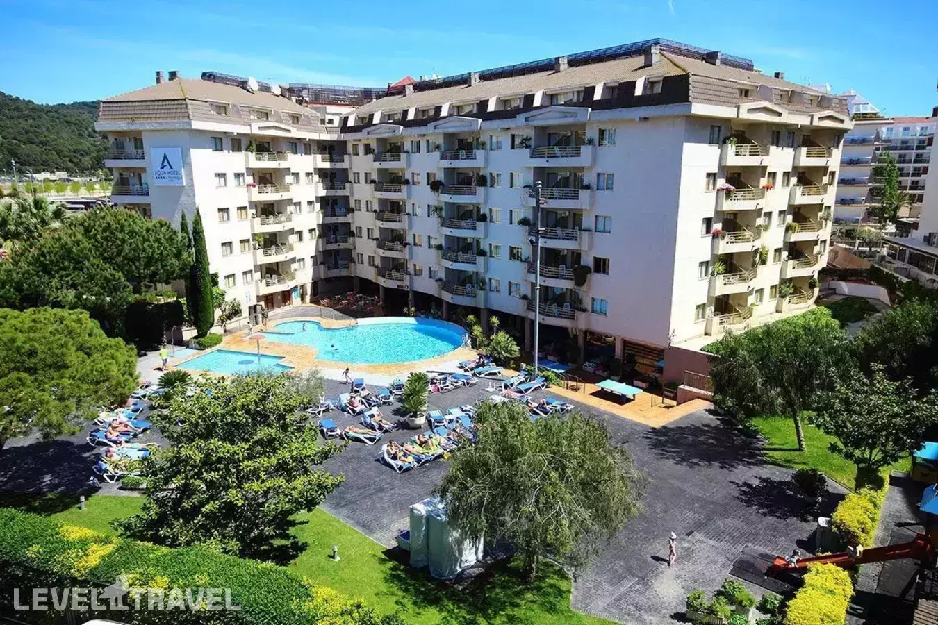 Aqua Hotel Montagut Suites