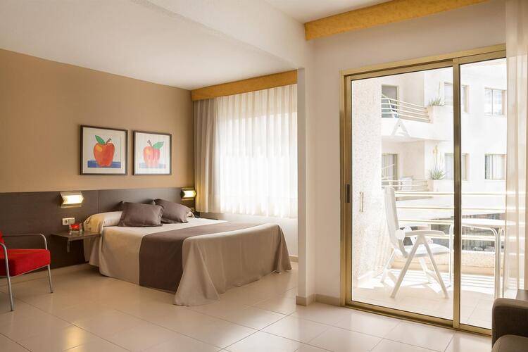 Aqua Hotel Montagut Suites