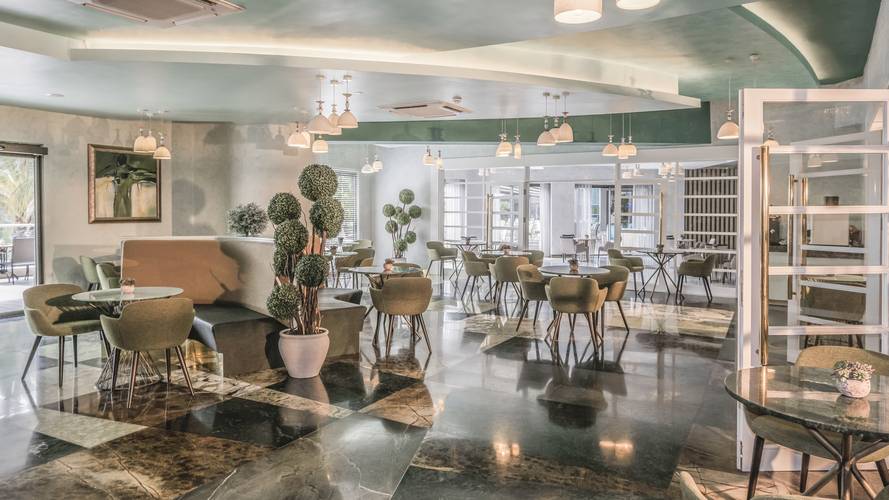 Royal Wings Hotel