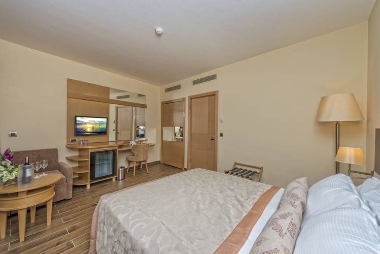 Selectum Family Resort Side (Ex.Silence Beach Resort)