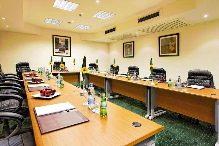 Cairo Pyramids Hotel (Ex. Movenpick Resort Cairo Pyramids)