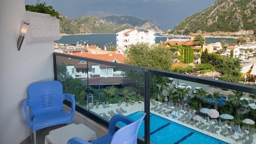 L'Etoile Beach Hotel