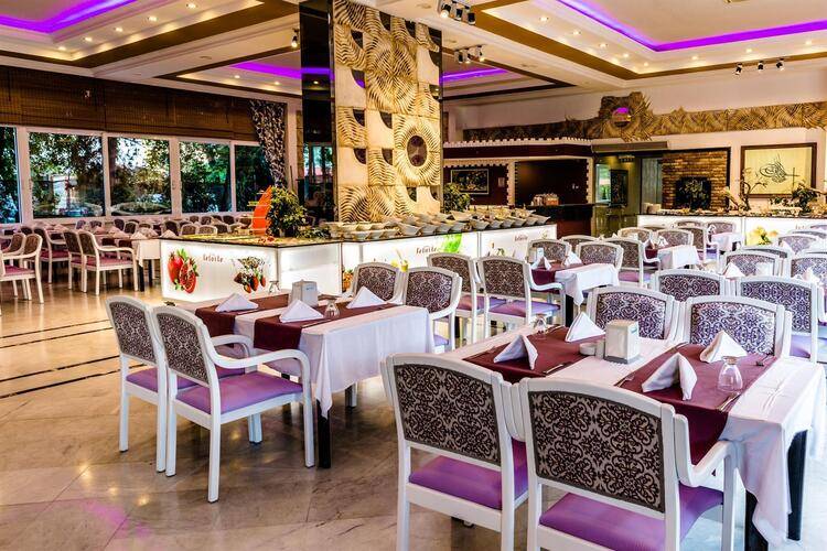 L'Etoile Beach Hotel