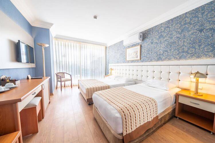 L'Etoile Beach Hotel