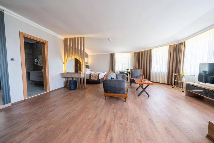 L'Etoile Beach Hotel