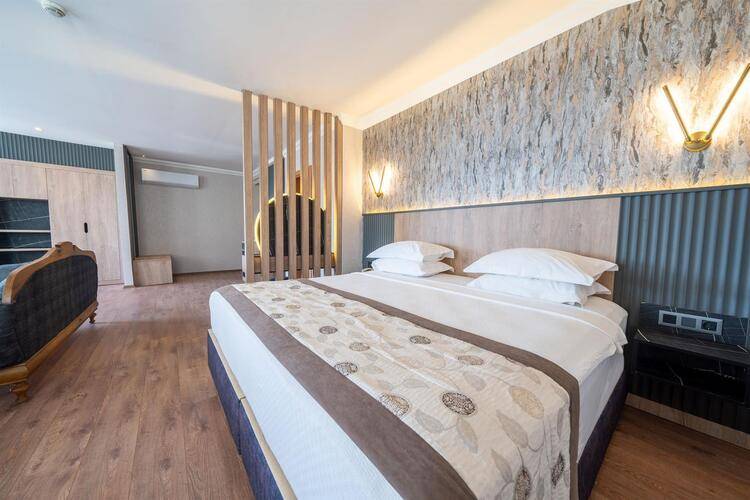 L'Etoile Beach Hotel